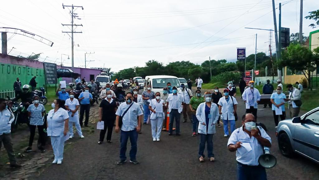Médicos marchan en diferentes puntos del país exigiendo a los diputados aprobar un régimen de excepción ante el COVID19 medicos-marchan-en-diferentes-puntos-del-pais-exigiendo-a-los-diputados-aprobar-un-regimen-de-excepcion-ante-el-covid19
